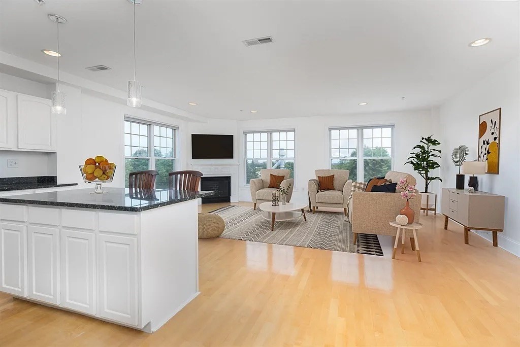 1306 Columbia Road, Unit 5A Boston, MA 02127 - Photo 1 of 9