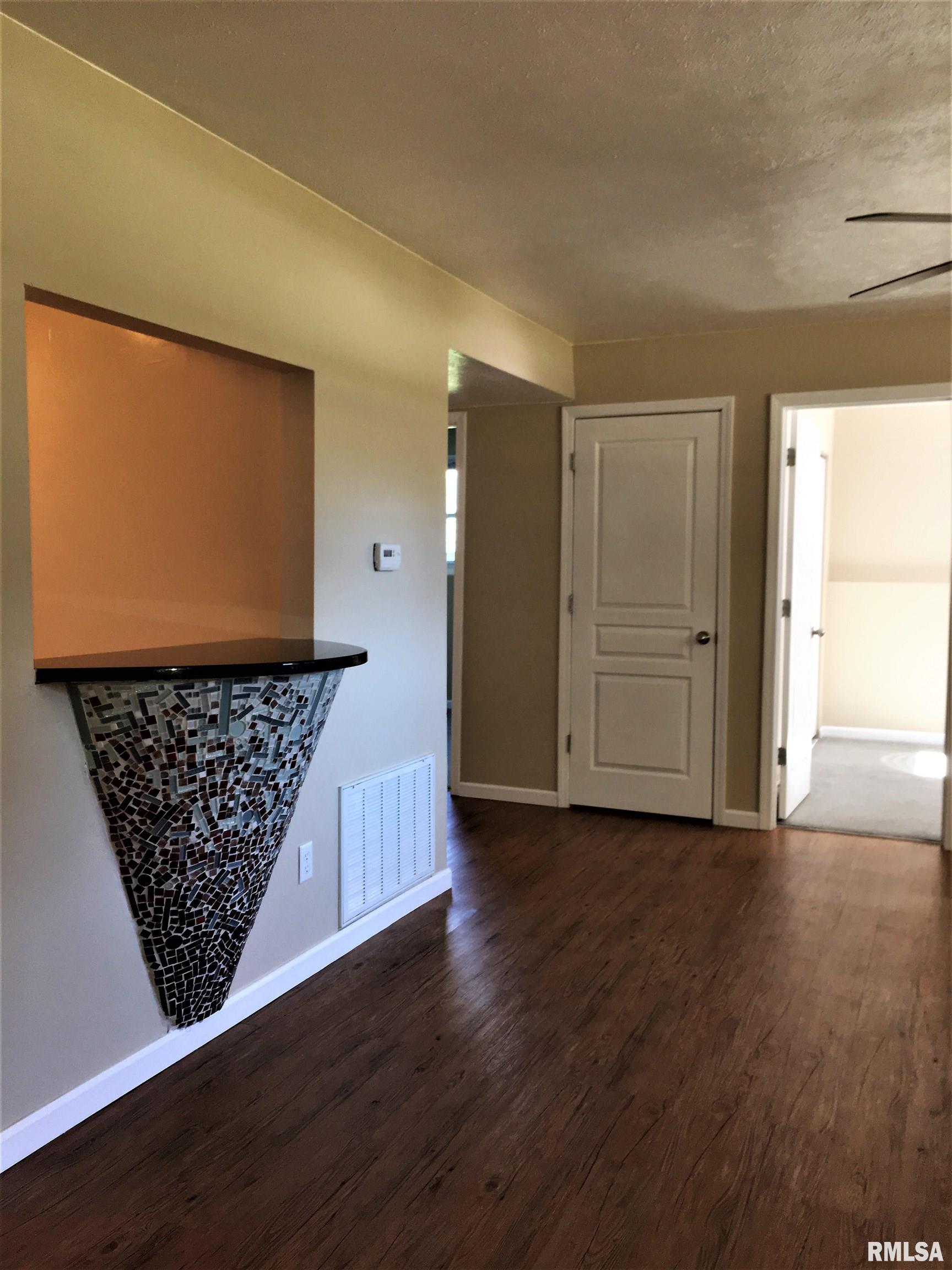 801 Deerfield Road Chatham, IL 62629 - Photo 7 of 8 Gallery Image 7