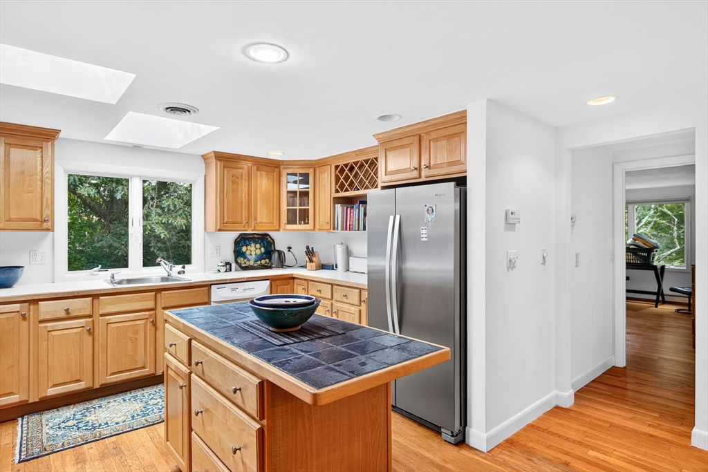 11 Barnabas Road Falmouth, MA 02540 - Photo 10 of 30 Gallery Image 10