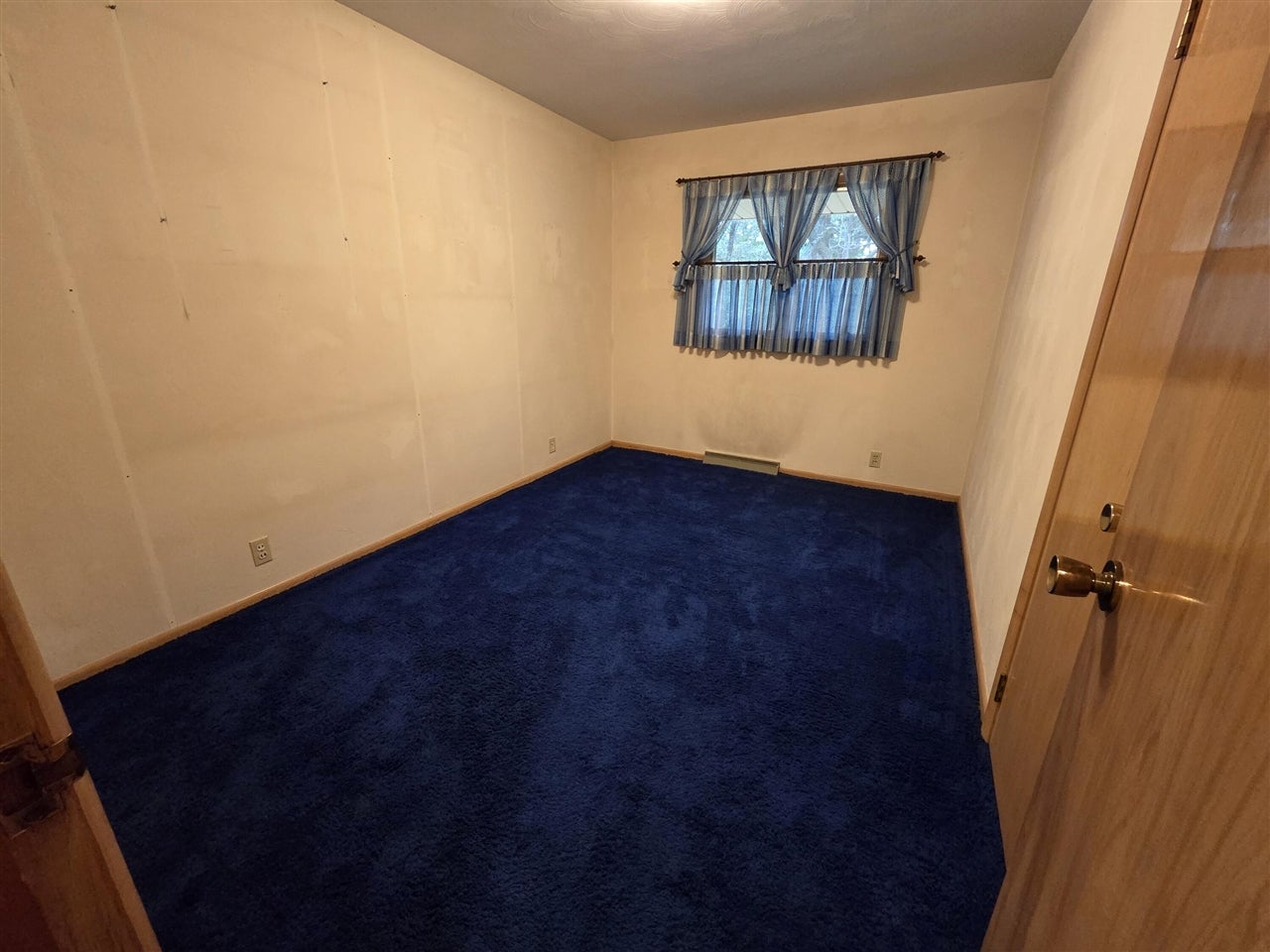 1465 Holton Road Muskegon, MI 49445 - Photo 18 of 39 Gallery Image 18