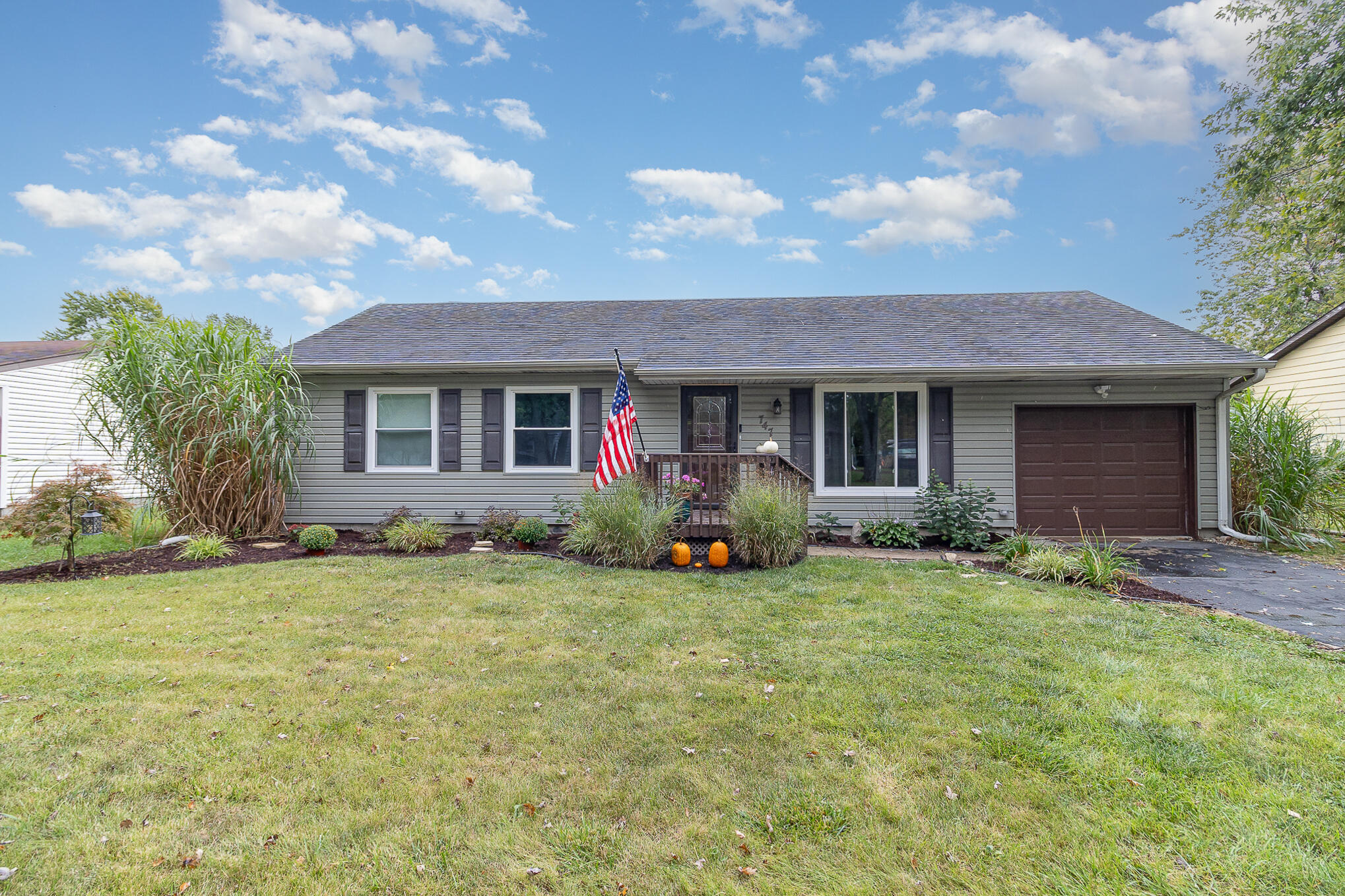 747 Mohawk Drive Lowell, IN 46356 - Photo 1 of 20 2038x1358