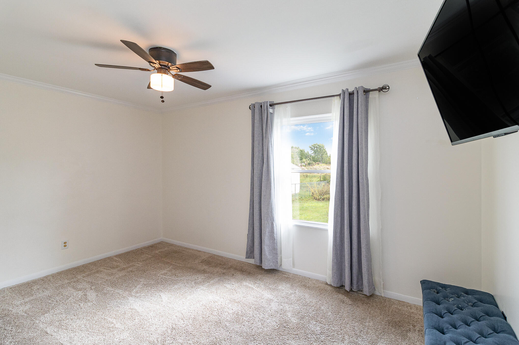 747 Mohawk Drive Lowell, IN 46356 - Photo 11 of 20 2038x1358