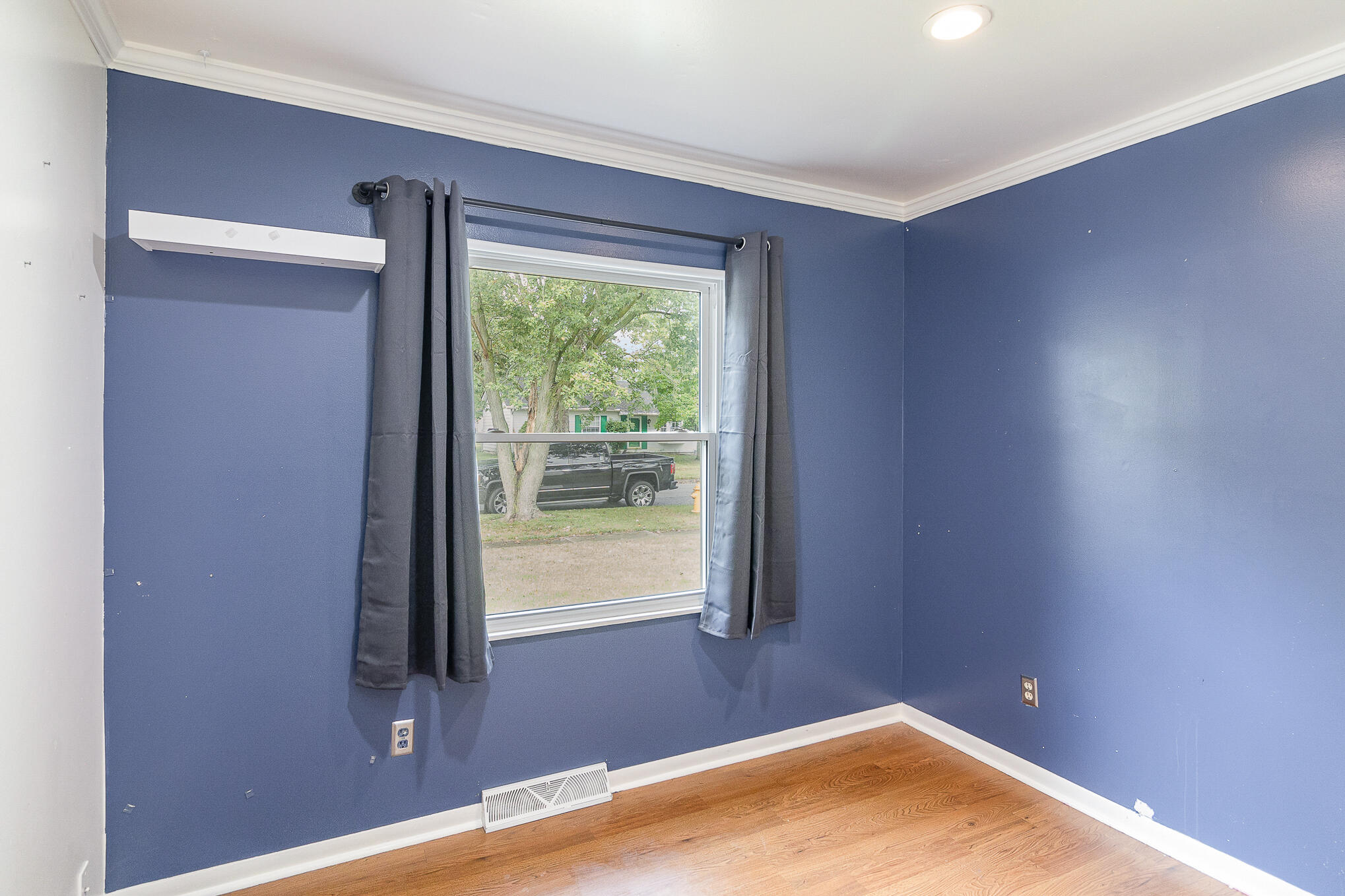 747 Mohawk Drive Lowell, IN 46356 - Photo 15 of 20 2038x1358