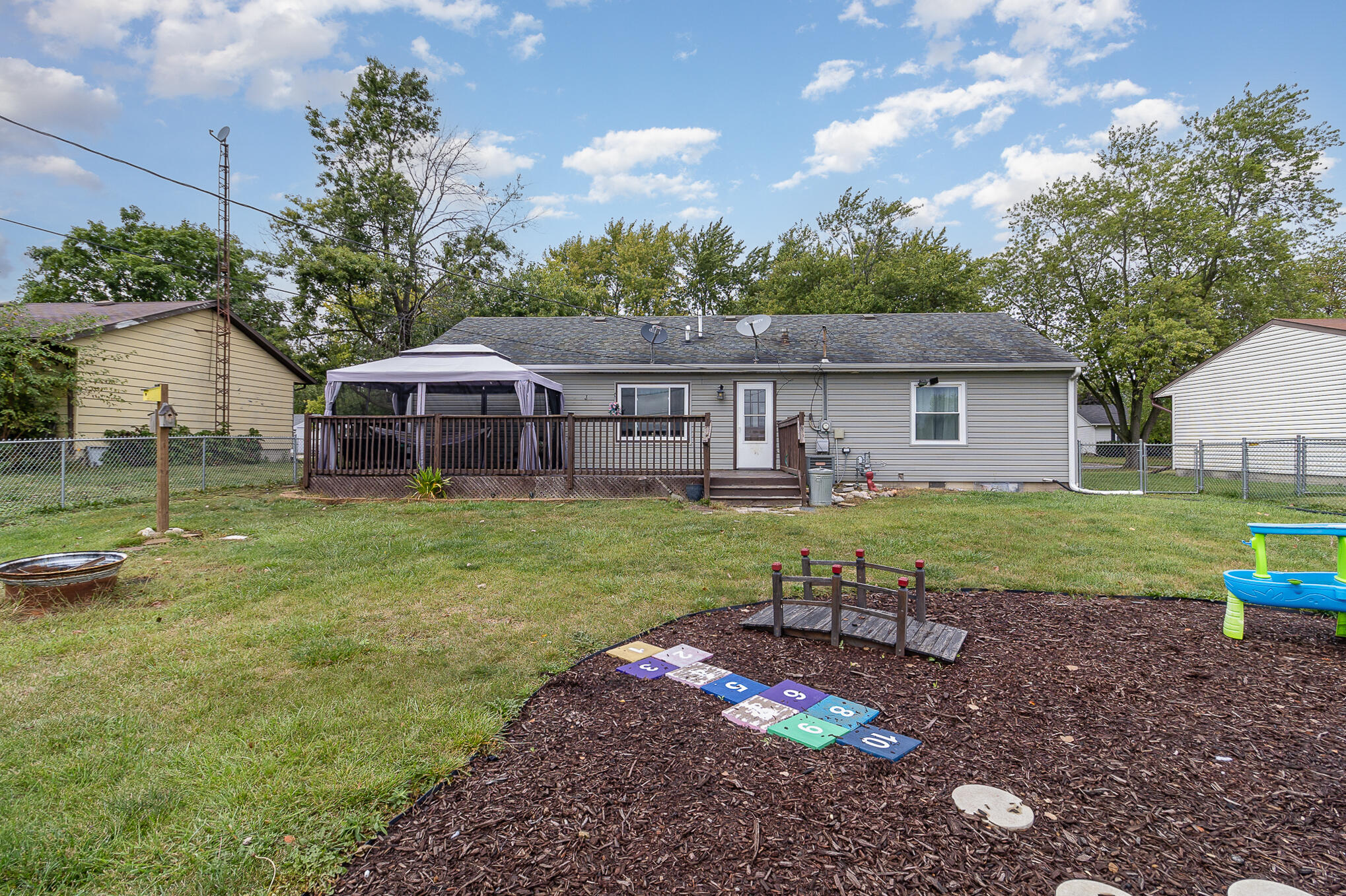 747 Mohawk Drive Lowell, IN 46356 - Photo 19 of 20 2038x1358