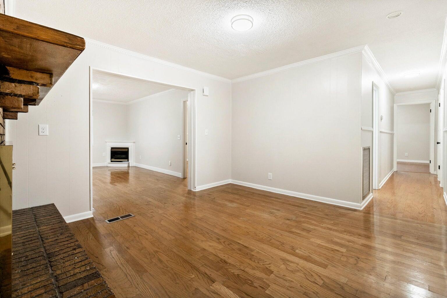 188 Bates Street Northeast Charleston, TN 37310 - Photo 7 of 21 20250822143319685191000000-o