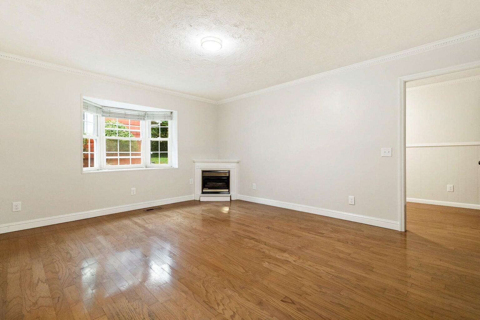 188 Bates Street Northeast Charleston, TN 37310 - Photo 8 of 21 20250822143323065202000000-o