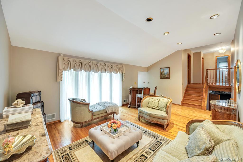 372 Hungry Harbor Road Valley Stream, NY 11581 - Photo 5 of 25