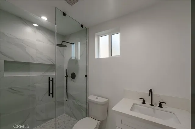 $2,950 | 14125 1/2 Emelita Street, Sherman Oaks, CA 91401