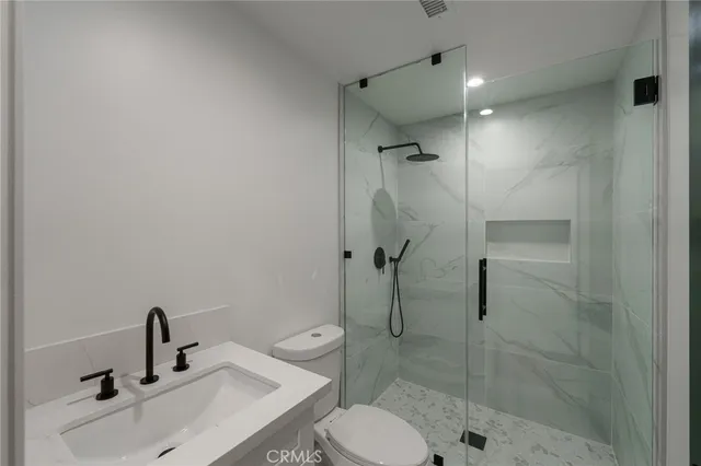 $2,950 | 14125 1/2 Emelita Street, Sherman Oaks, CA 91401