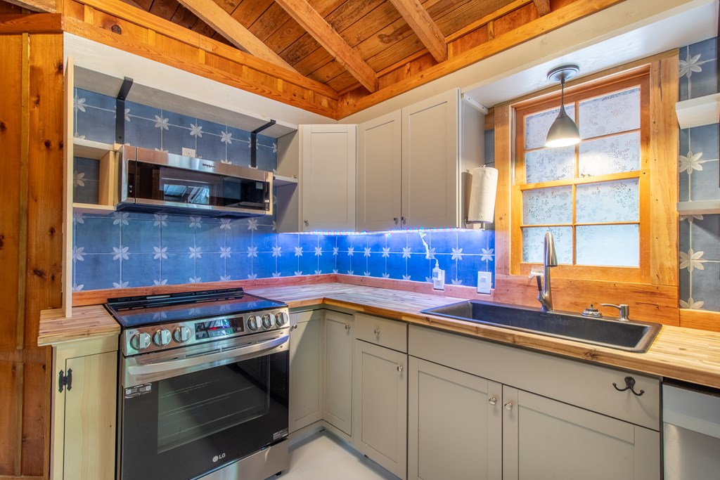 231 Buck Ridge Road Suches, GA 30572 - Photo 9 of 48 Gallery Image 9