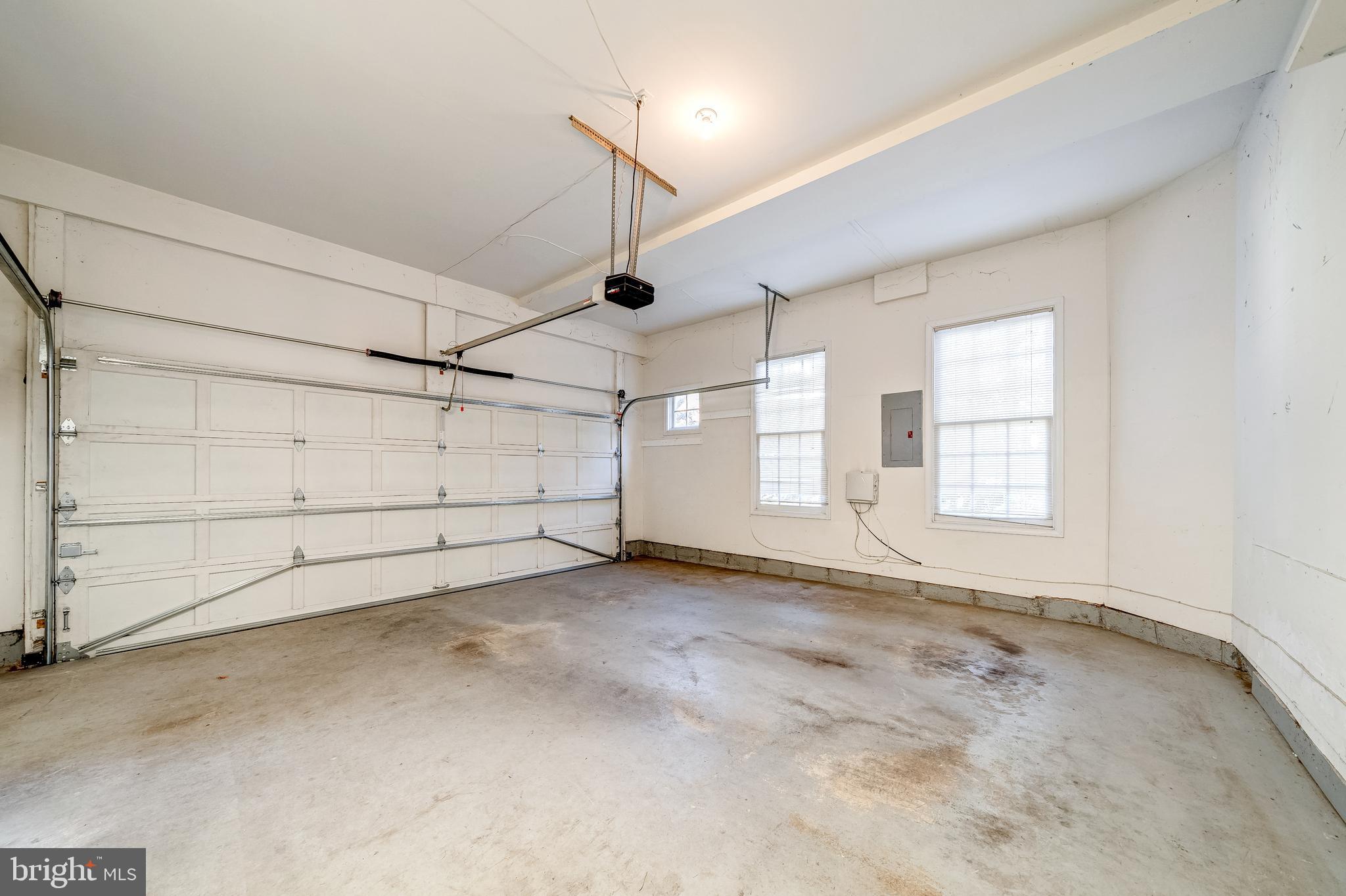 11457 Hollow Timber Court Reston, VA 20194 - Photo 4 of 46