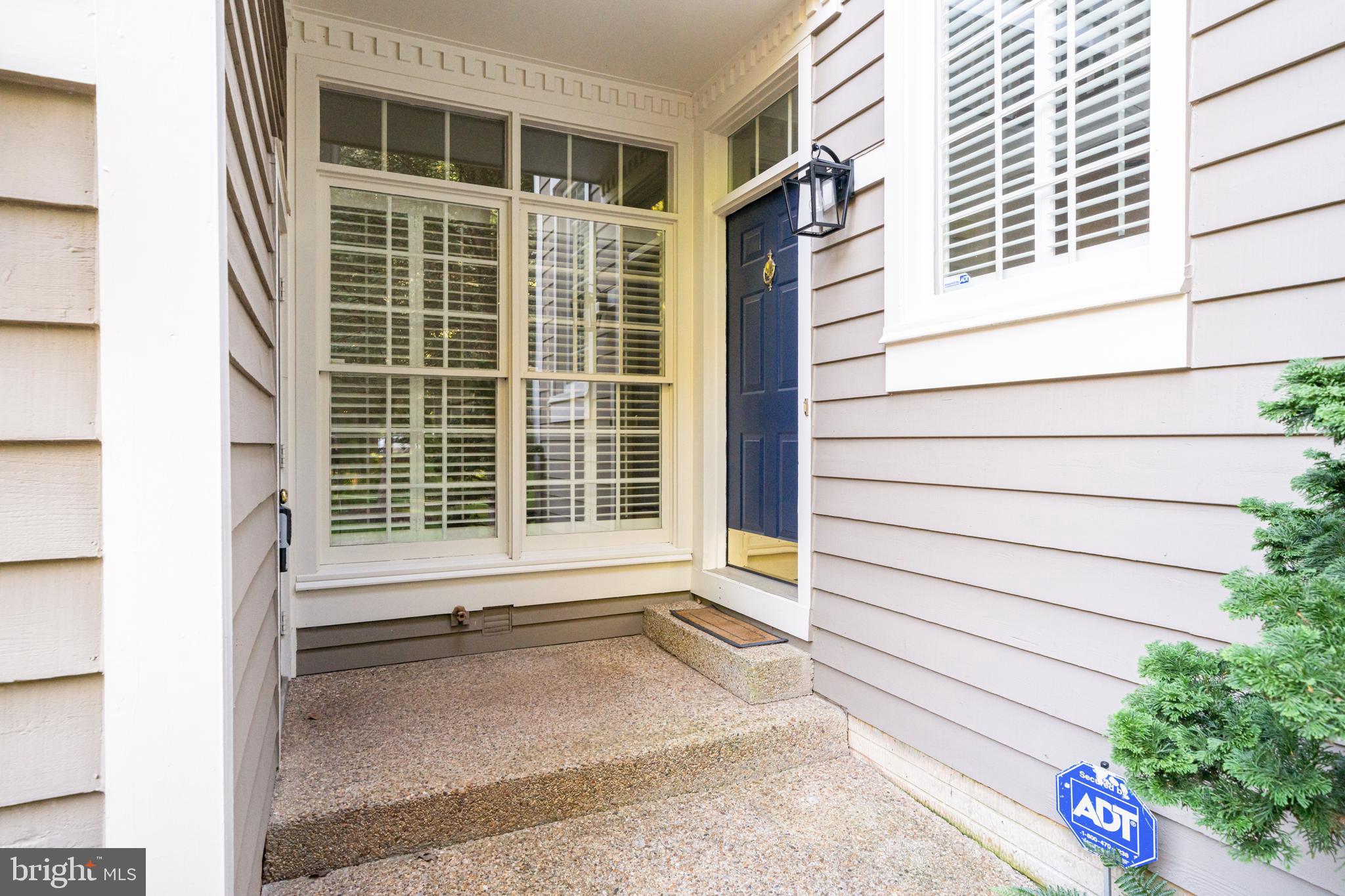 11457 Hollow Timber Court Reston, VA 20194 - Photo 5 of 46