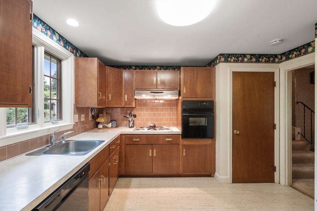 20 Brooks Road Sudbury, MA 01776 - Photo 6 of 42