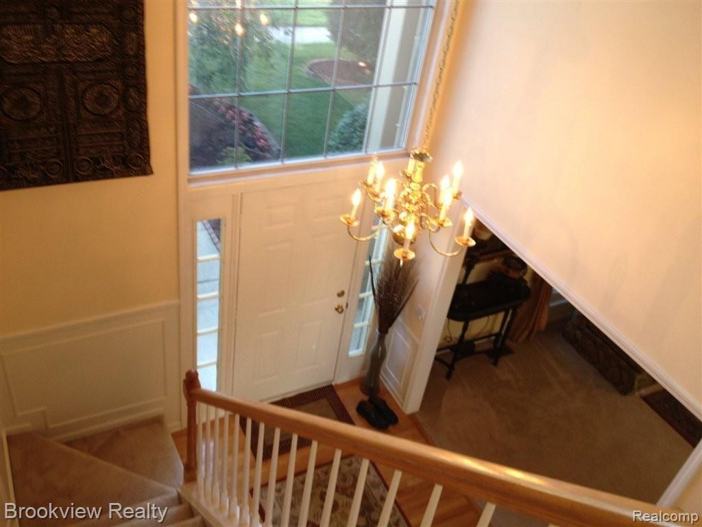 1300 Harvard Drive Rochester, MI 48307 - Photo 9 of 26 foyer