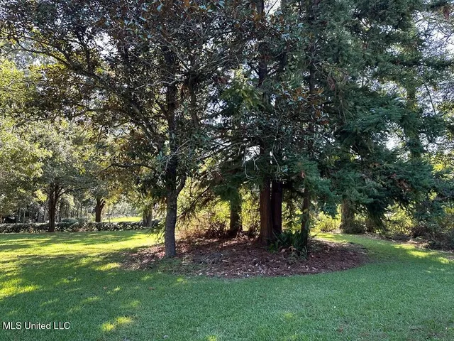 $275,000 | 220 Lower Woodville Road, Natchez, MS 39120