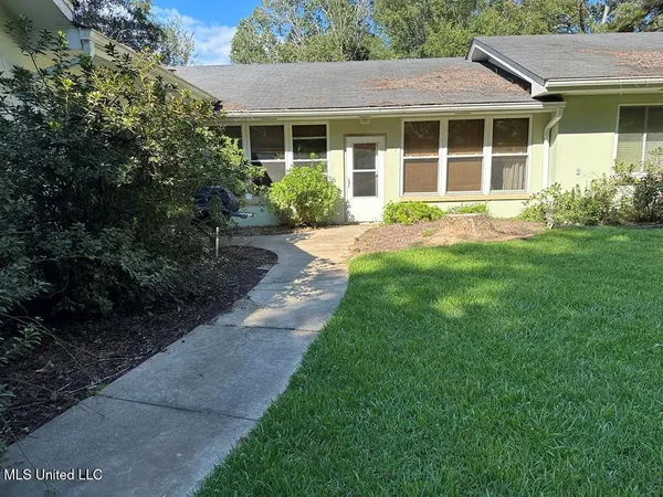 $275,000 | 220 Lower Woodville Road, Natchez, MS 39120