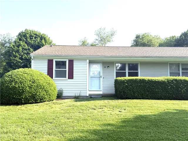 $2,300 | 28 Ethel Drive, Portsmouth, RI 02871