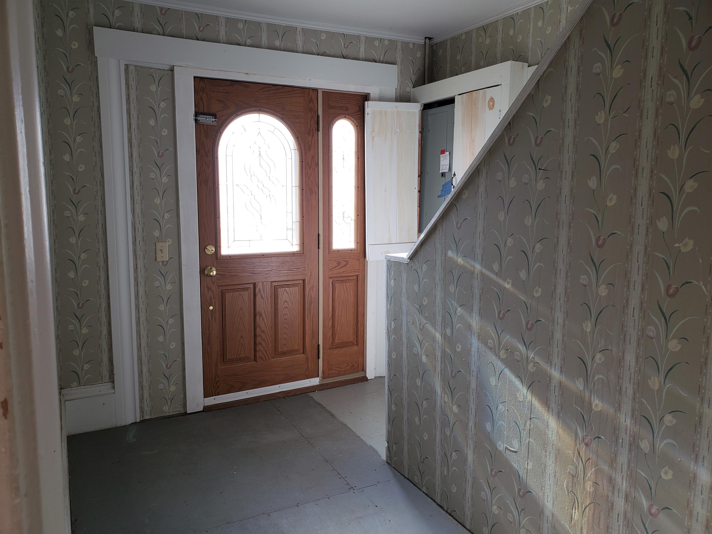 141 Spring Street Gardiner, ME 04345 - Photo 10 of 22 Front Hall