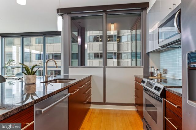 $690,000 | 2101 Market Street, Unit 1607, Philadelphia, PA 19103