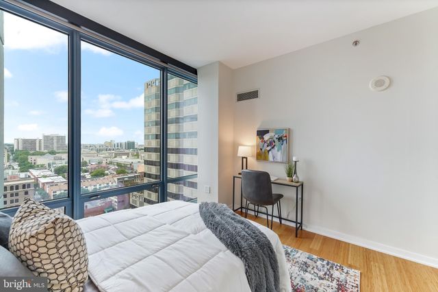 $690,000 | 2101 Market Street, Unit 1607, Philadelphia, PA 19103