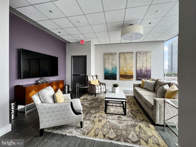 $690,000 | 2101 Market Street, Unit 1607, Philadelphia, PA 19103