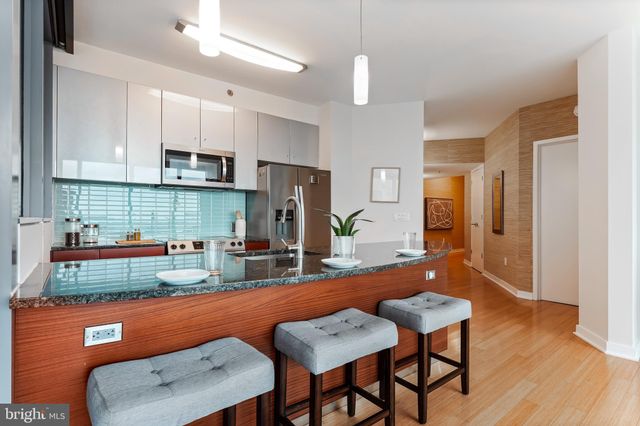 $690,000 | 2101 Market Street, Unit 1607, Philadelphia, PA 19103