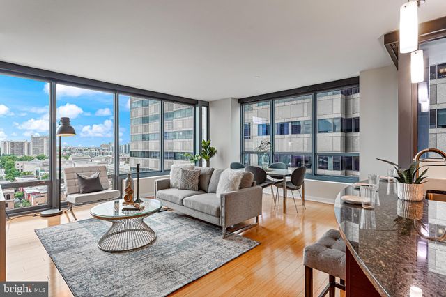 $690,000 | 2101 Market Street, Unit 1607, Philadelphia, PA 19103