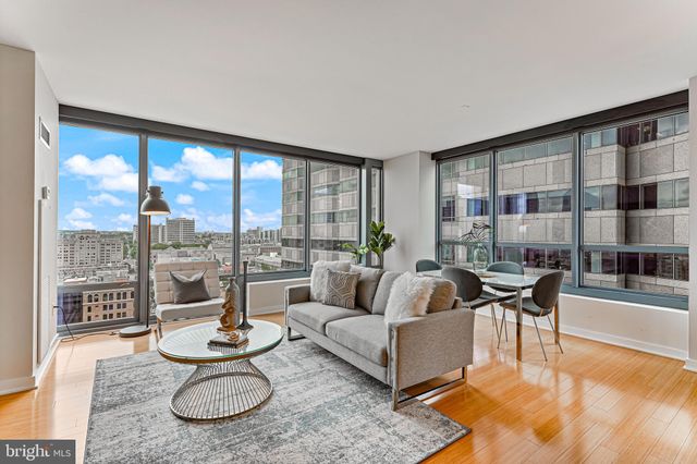 $690,000 | 2101 Market Street, Unit 1607, Philadelphia, PA 19103