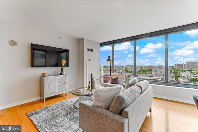 $690,000 | 2101 Market Street, Unit 1607, Philadelphia, PA 19103