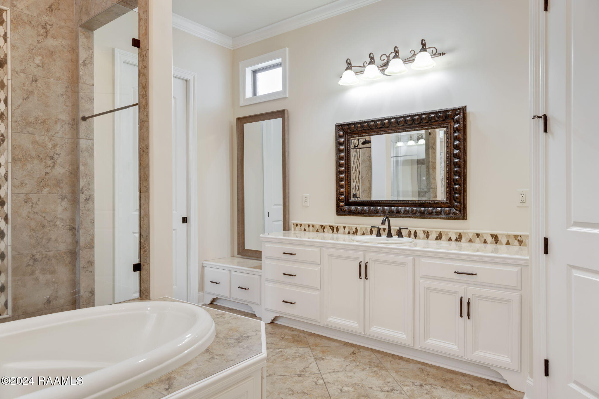 207 Rue De Frejus Broussard, LA 70518 - Photo 23 of 33 Primary Bath