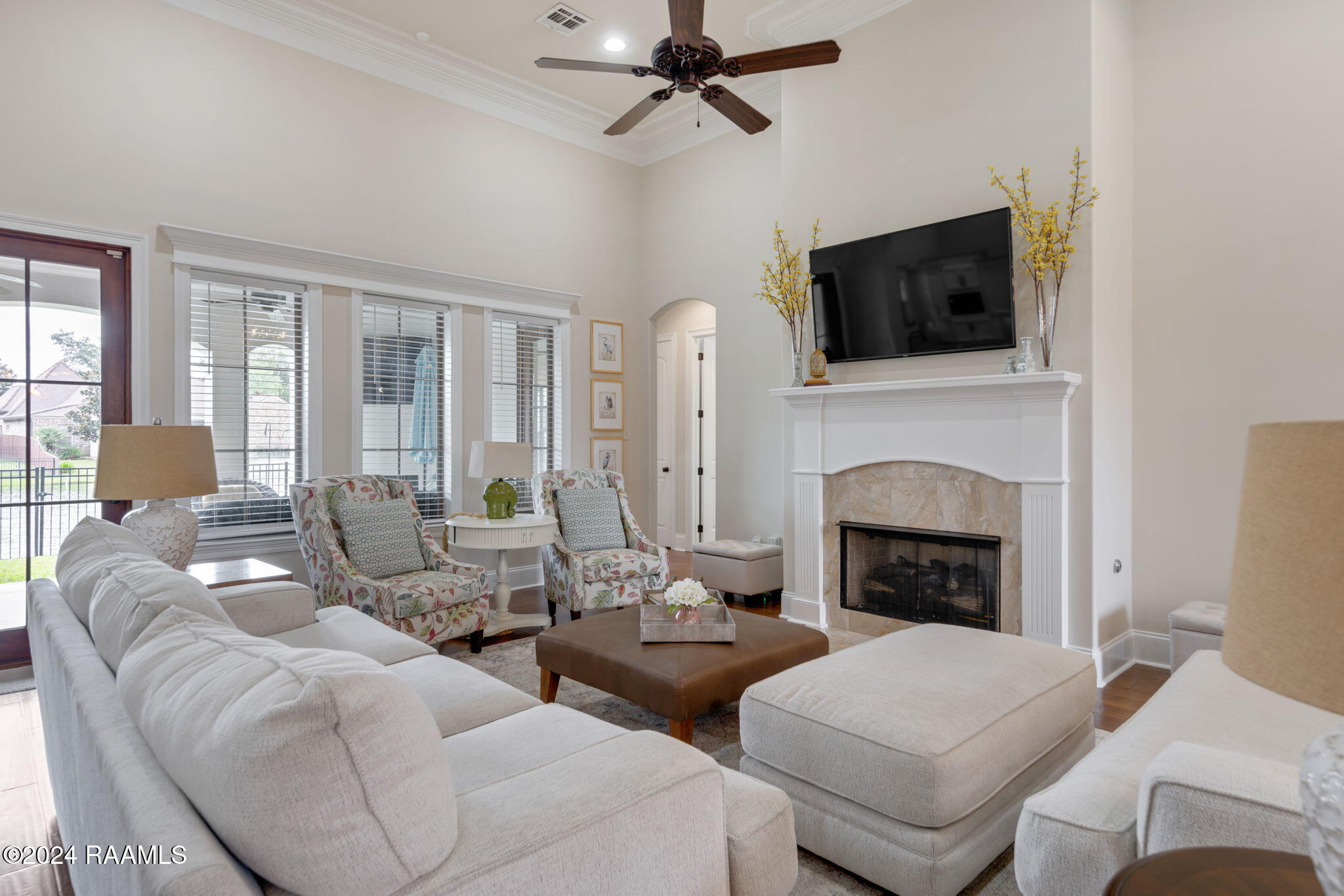 207 Rue De Frejus Broussard, LA 70518 - Photo 9 of 33 Living Room