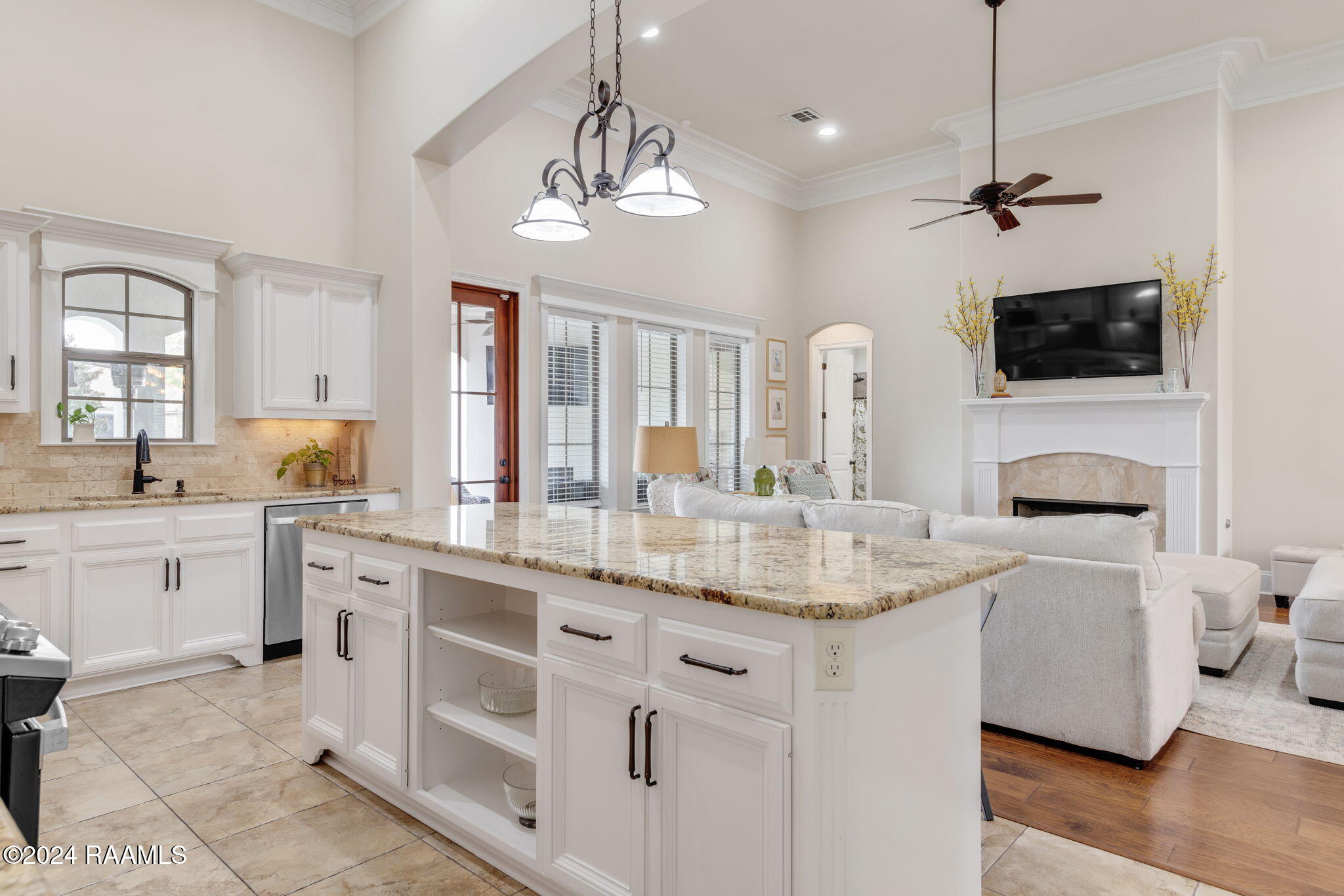 207 Rue De Frejus Broussard, LA 70518 - Photo 10 of 33 Tons of Natural Light