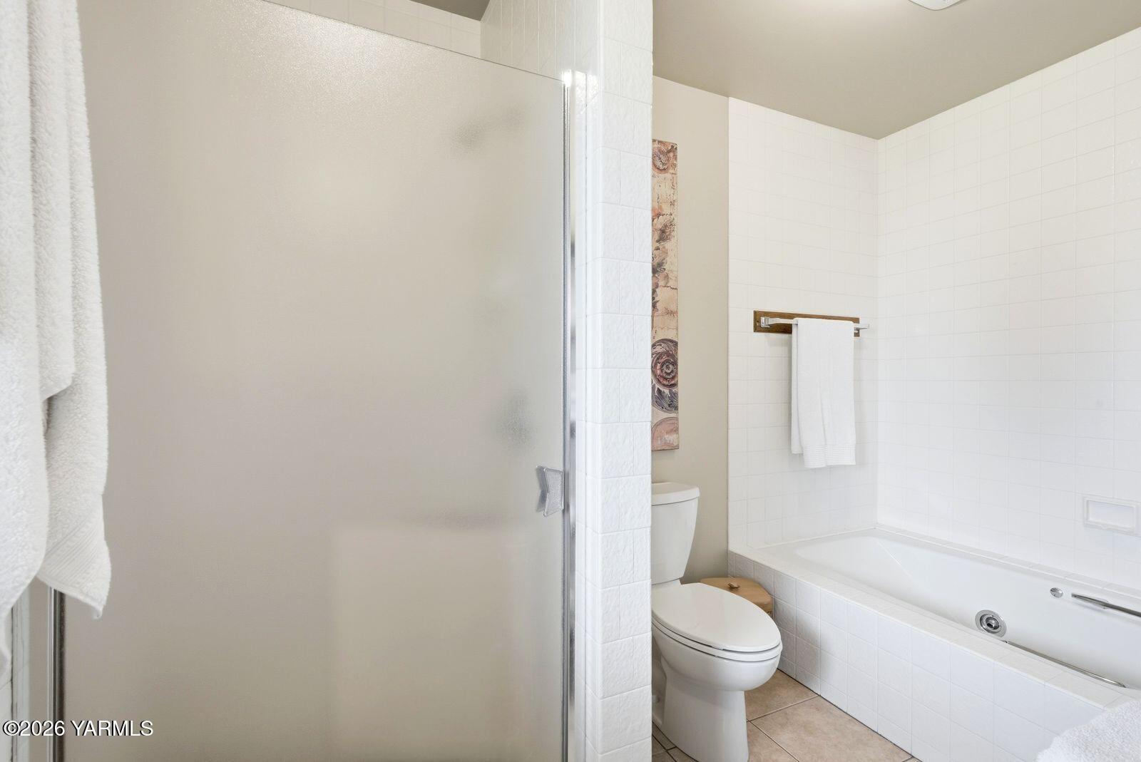 170732 Olsen Road Grandview, WA 98930 - Photo 11 of 58 10 Primary En Suite