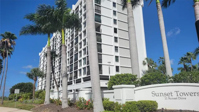 $4,900 | 11 Sunset Drive, Unit 304, Sarasota, FL 34236