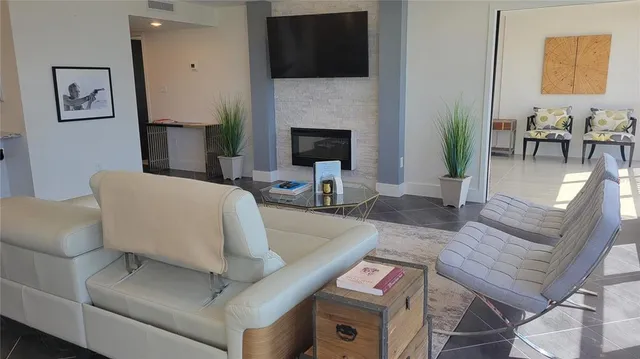 $4,900 | 11 Sunset Drive, Unit 304, Sarasota, FL 34236