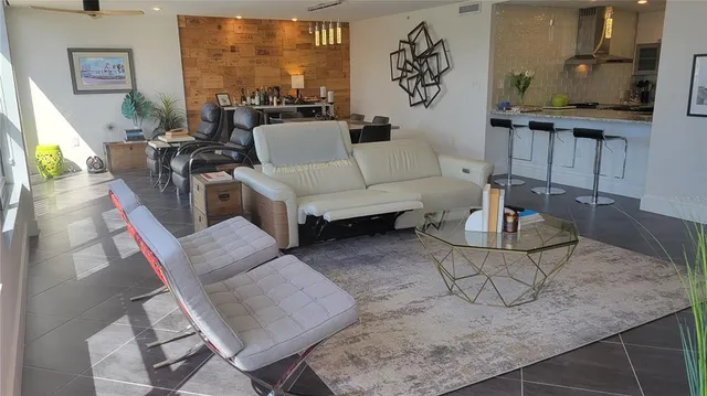 $4,900 | 11 Sunset Drive, Unit 304, Sarasota, FL 34236