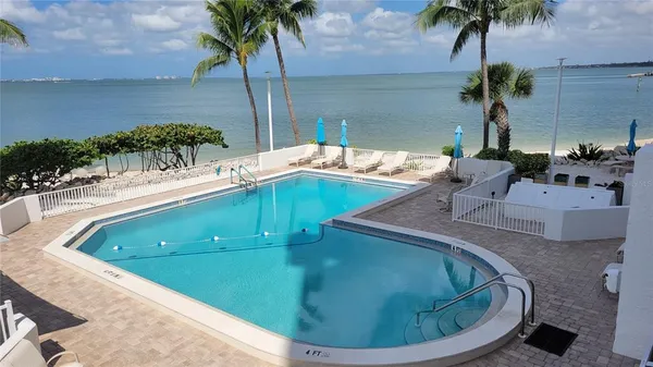 $4,900 | 11 Sunset Drive, Unit 304, Sarasota, FL 34236