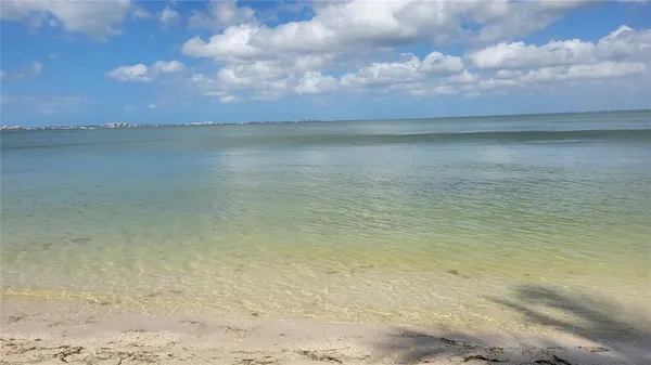 $4,900 | 11 Sunset Drive, Unit 304, Sarasota, FL 34236