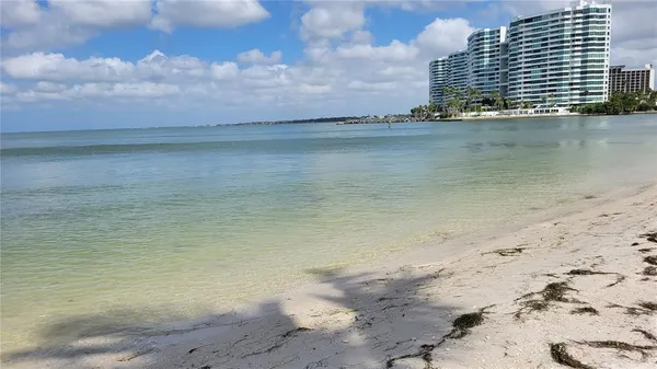 $4,900 | 11 Sunset Drive, Unit 304, Sarasota, FL 34236