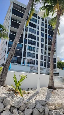 $4,900 | 11 Sunset Drive, Unit 304, Sarasota, FL 34236