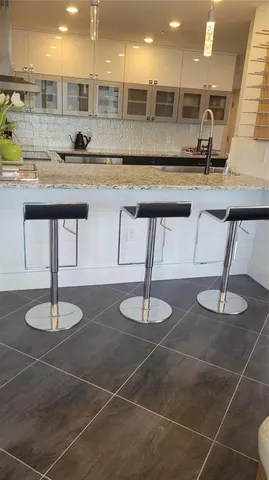 $4,900 | 11 Sunset Drive, Unit 304, Sarasota, FL 34236