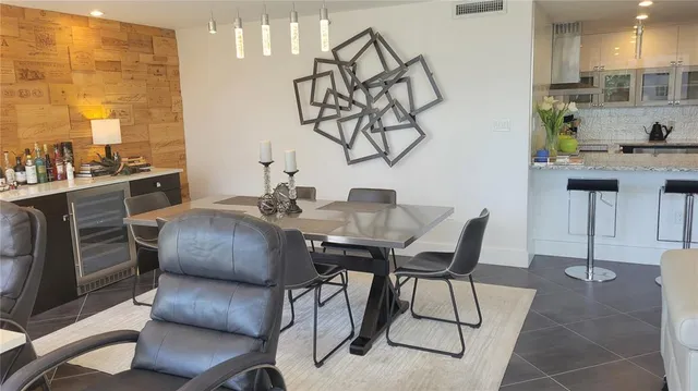 $4,900 | 11 Sunset Drive, Unit 304, Sarasota, FL 34236