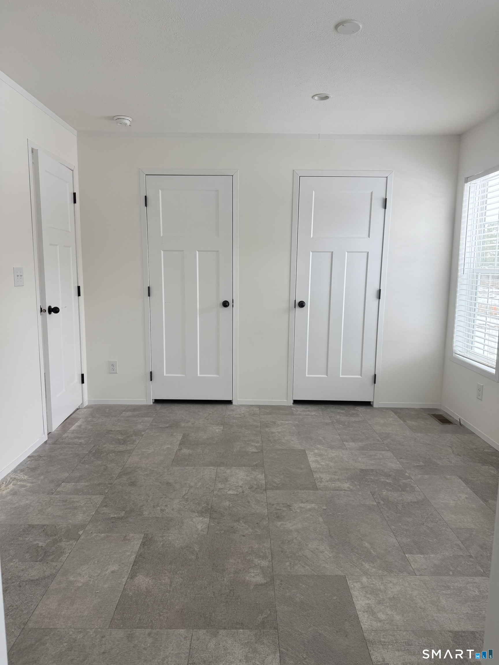 6-421 Norwich-Westerly Road North Stonington, CT 06359 - Photo 6 of 10 a view of an empty room