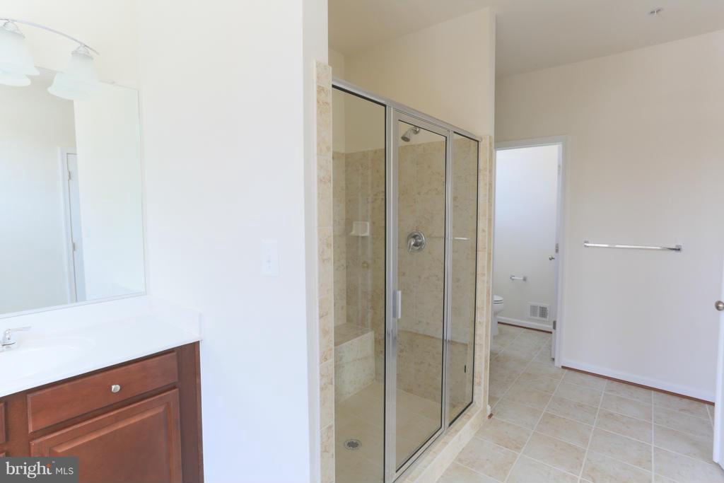 8173 Ridgely Loop Severn, MD 21144 - Photo 17 of 30 Bath (Master)