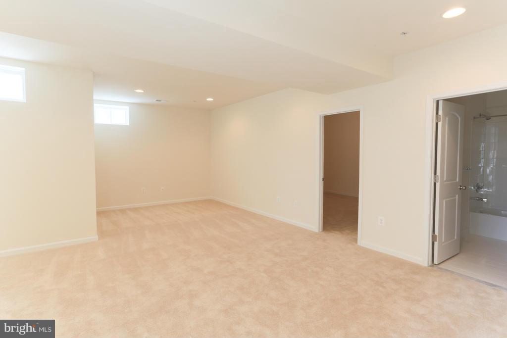 8173 Ridgely Loop Severn, MD 21144 - Photo 19 of 30 Interior (General)
