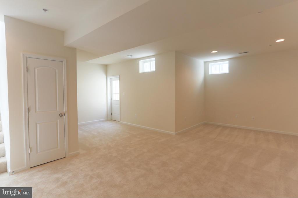 8173 Ridgely Loop Severn, MD 21144 - Photo 20 of 30 Interior (General)