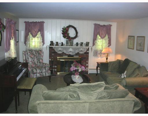 5 Mowry Road Smithfield, RI 02828 - Photo 7 of 8 Living Room.