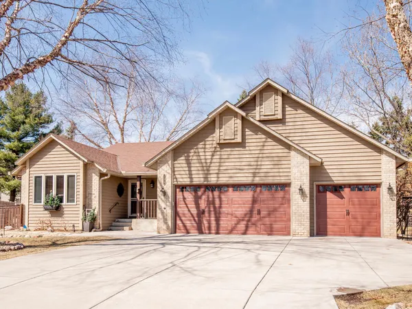 $584,900 | 129 Hemlock Place, St. Paul, MN 55127