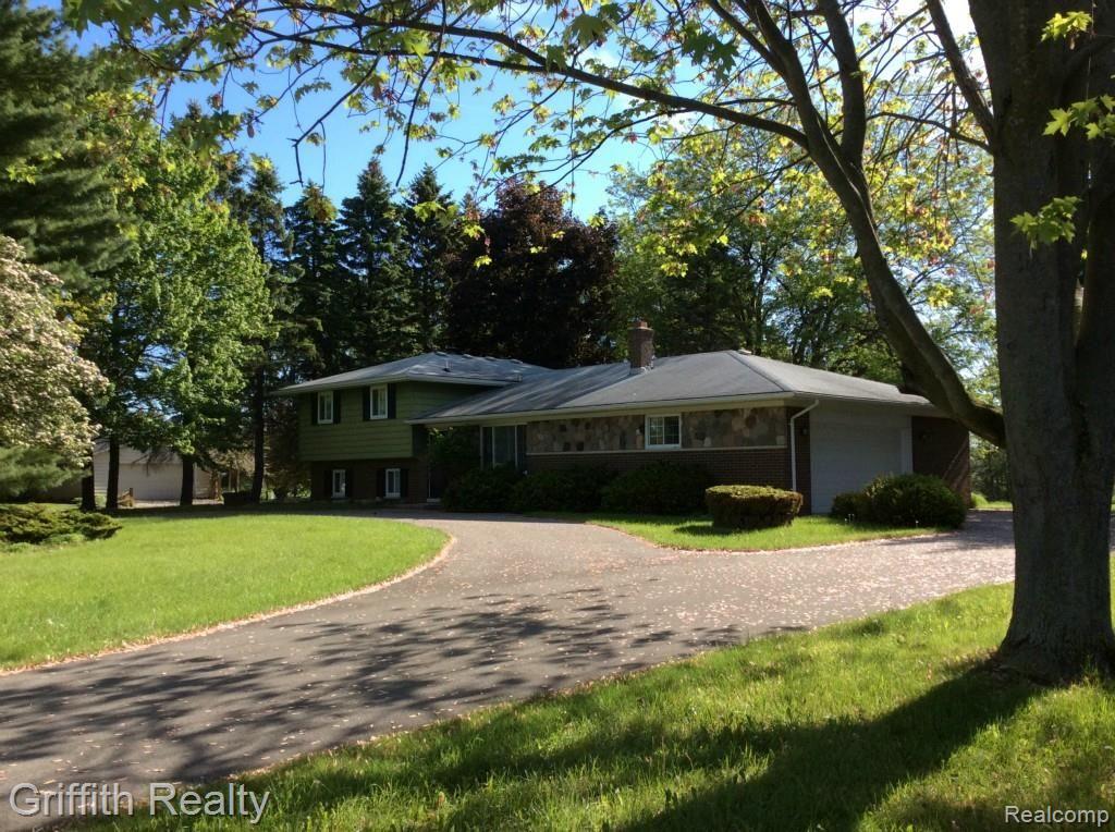 1257 Peavy Road Howell, MI 48843 - Photo 1 of 41 IMG_0290.jpg