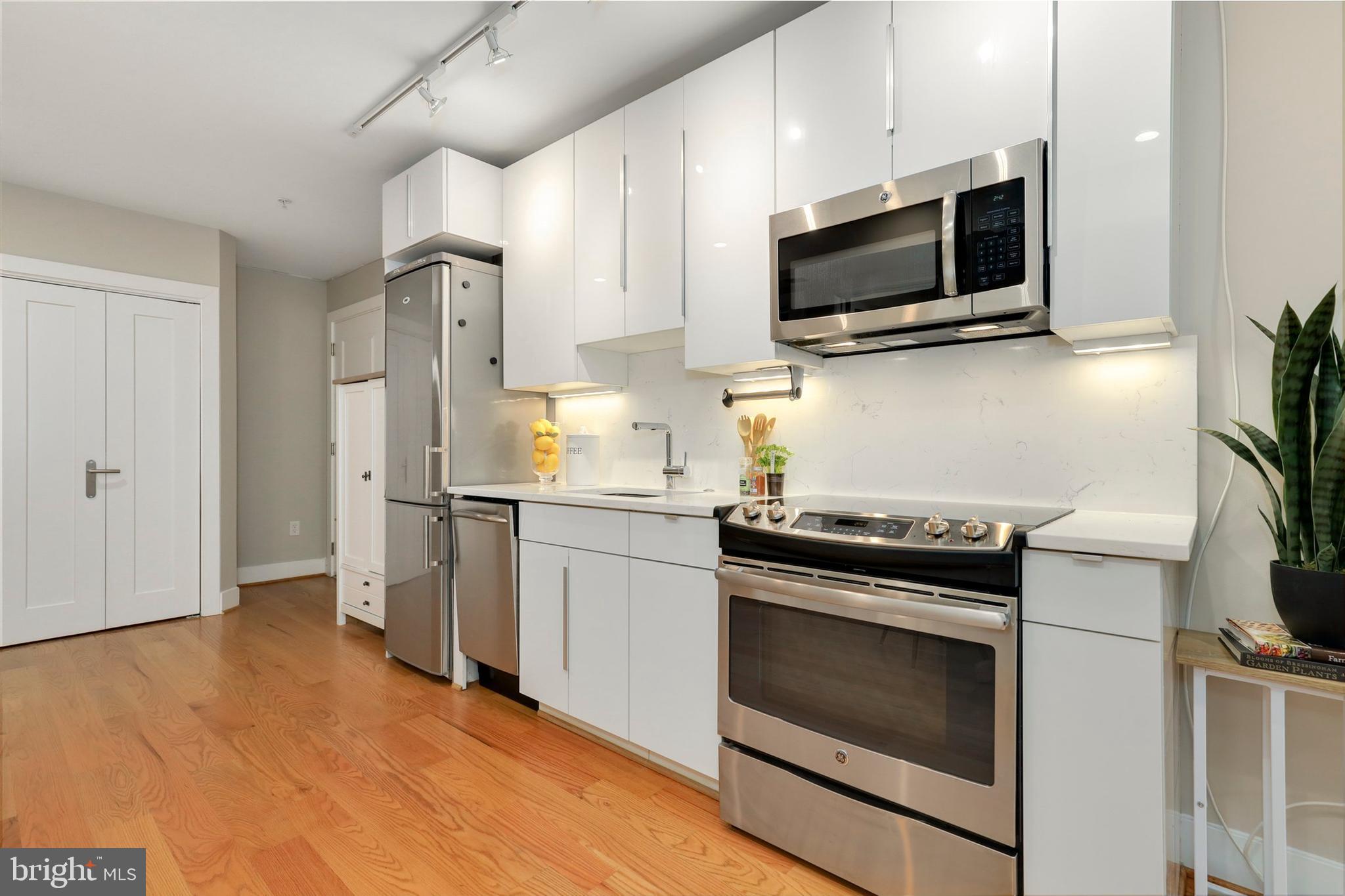 1209 G Street Southeast, Unit 1 Washington, DC 20003 - Photo 9 of 23